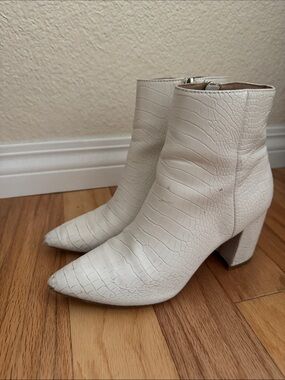 Steve Madden Nadalie White Booties Heeled Boots US Womens size 6M